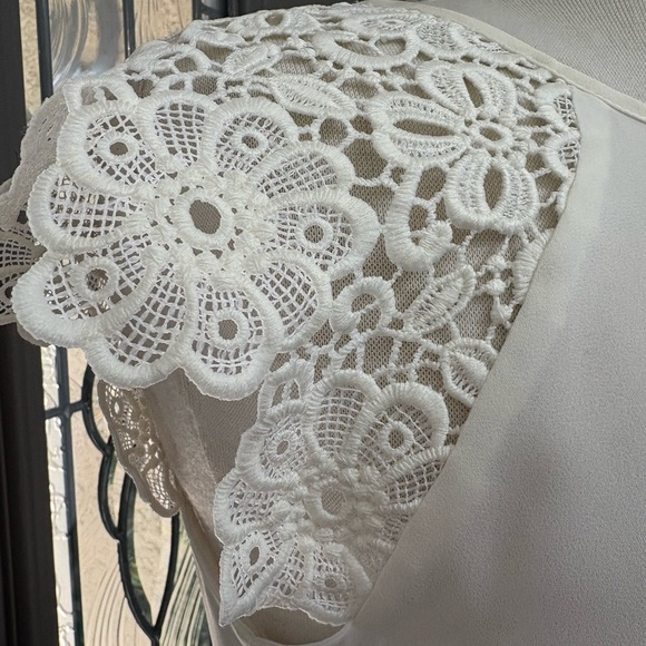 Philosophy Light Ivory Lace Cap Sleeve Pleated Neckline Blouse | Size M - Picture 5 of 8
